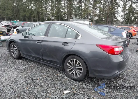 2019 Subaru Legacy 2.5I z USA, uszkodzony, nr VIN 4S3BNAB65K3015385